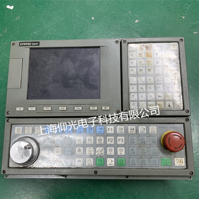 SYNTEC新代系統面板顯示屏維修EZ4T上電黑屏故障維修